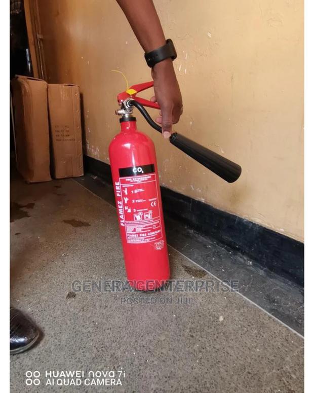 Brand New 2kg Co2 Fire Extinguisher. - main view