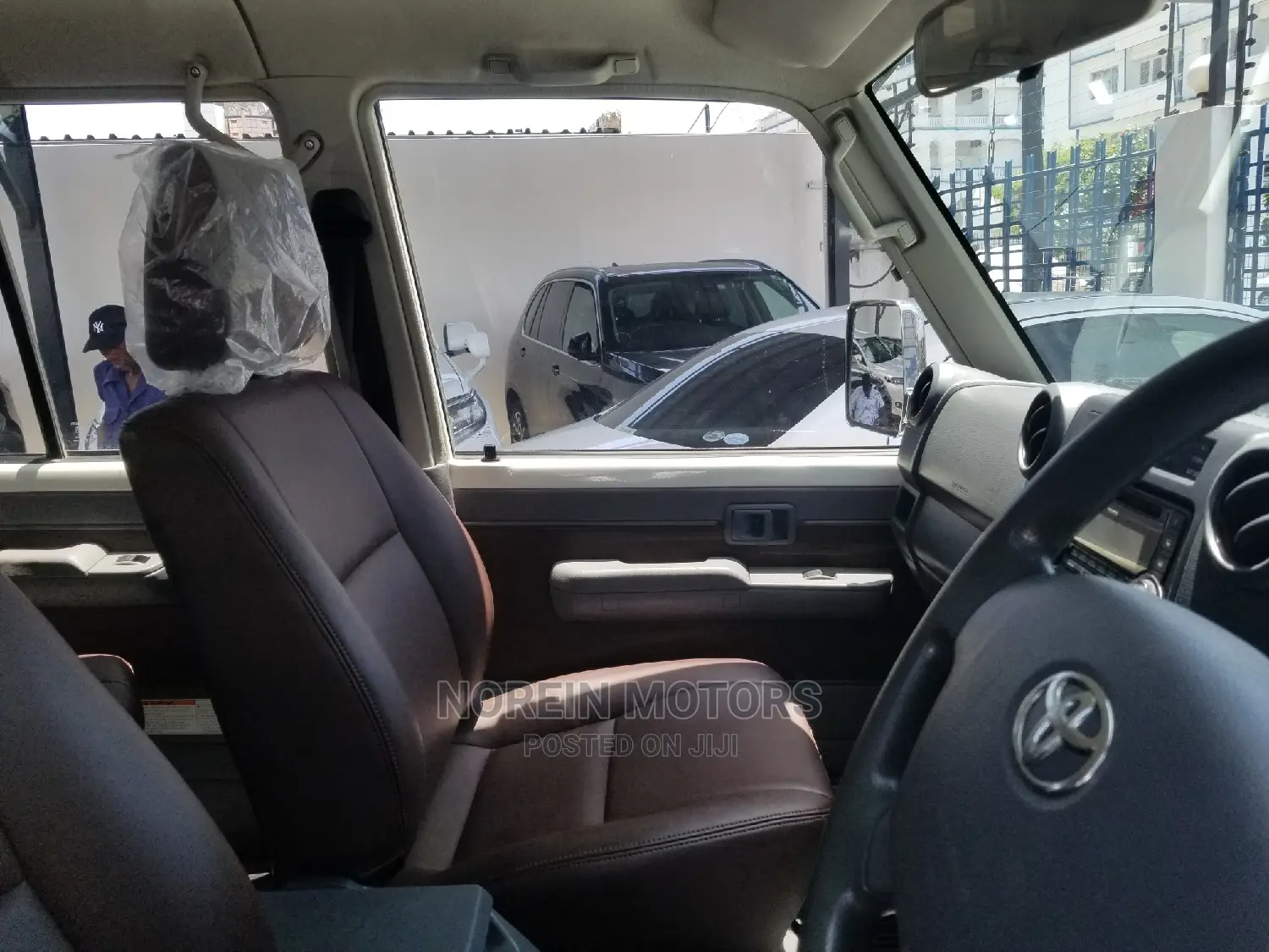 Toyota Land Cruiser 4.5 V8 DLX 2015 Beige