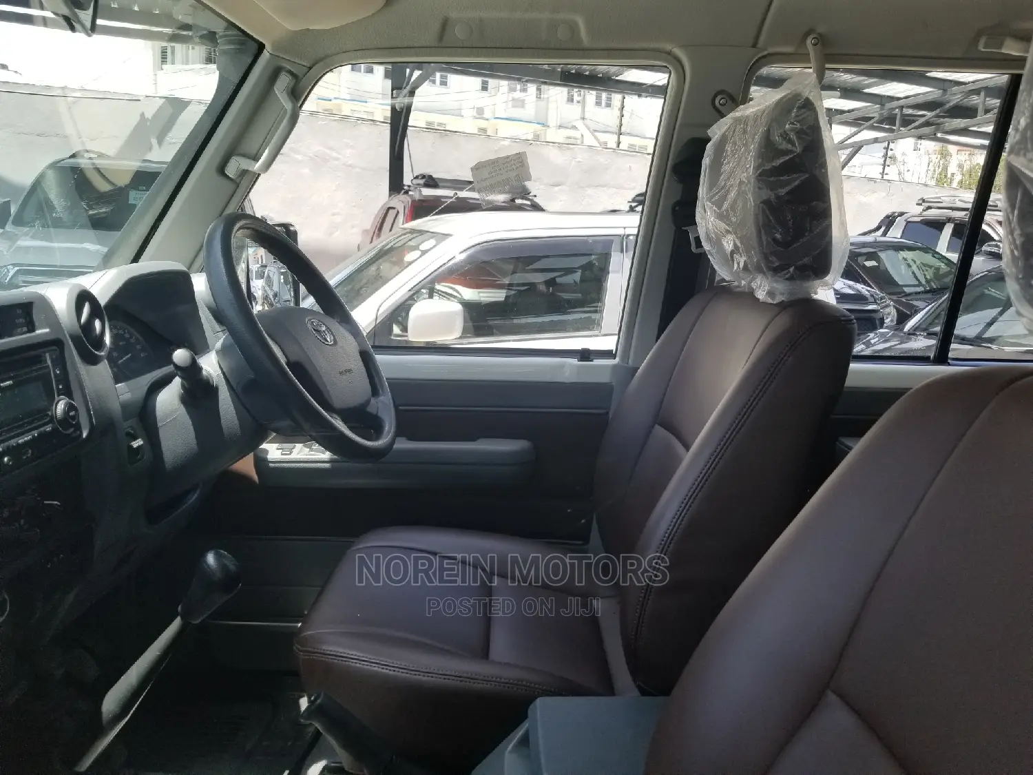 Toyota Land Cruiser 4.5 V8 DLX 2015 Beige