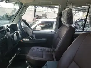 Toyota Land Cruiser 4.5 V8 DLX 2015 Beige