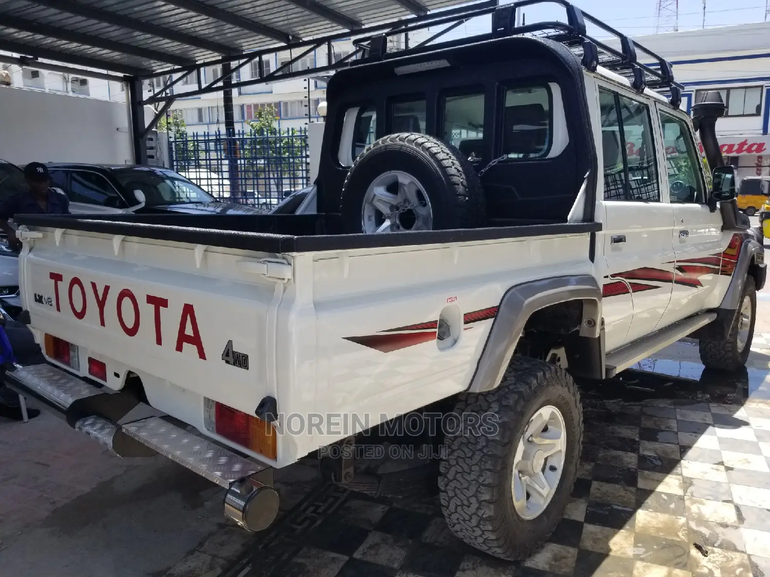 Toyota Land Cruiser 4.5 V8 DLX 2015 Beige