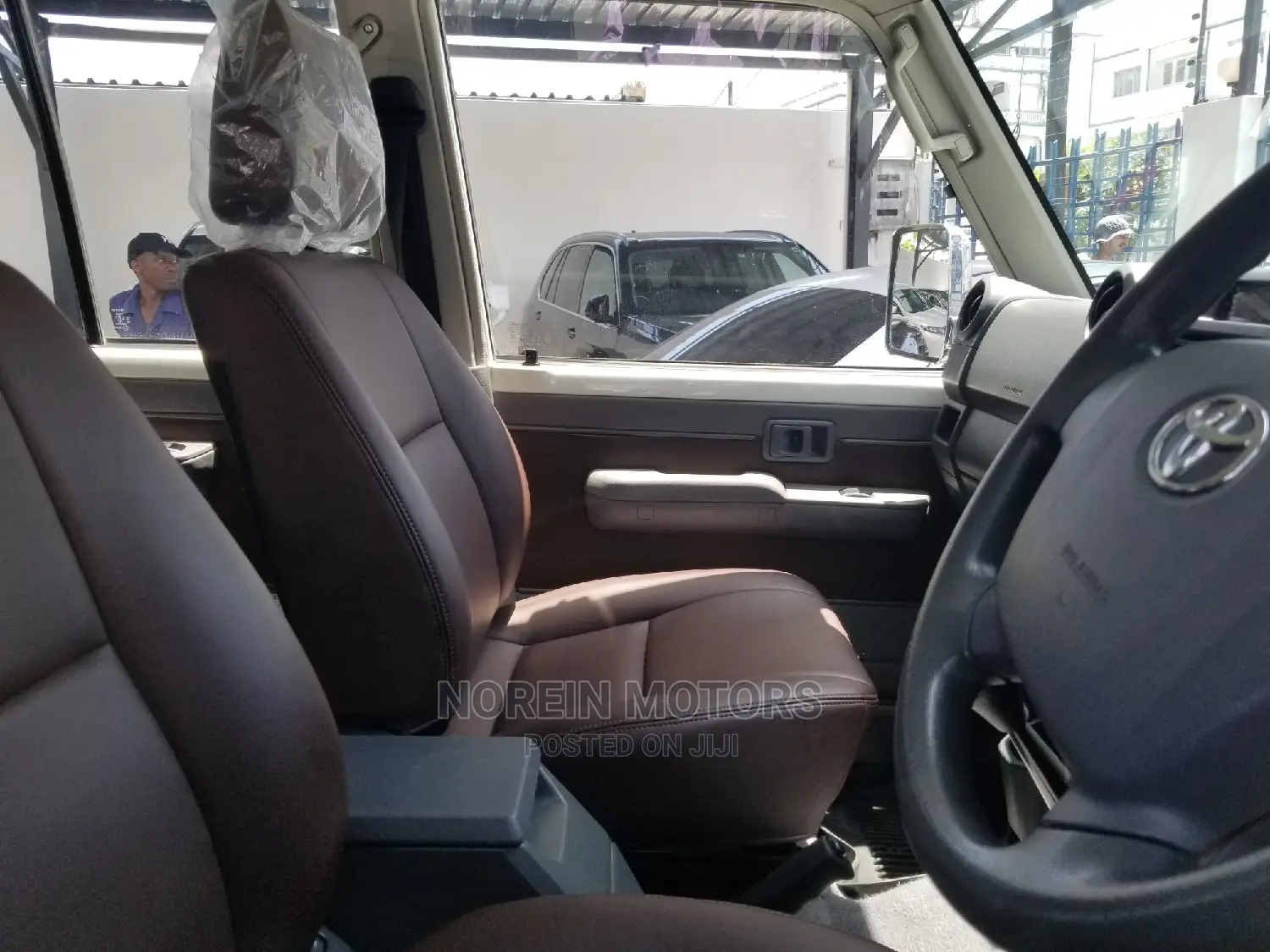 Toyota Land Cruiser 4.5 V8 DLX 2015 Beige