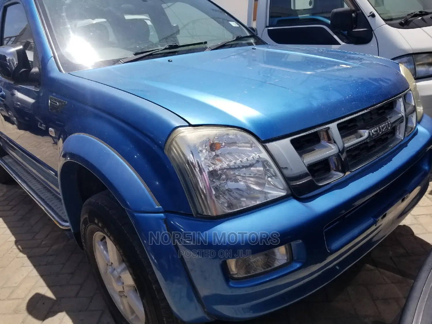 Isuzu D-Max 2010 Blue