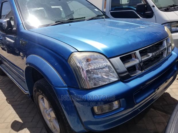 Isuzu D-Max 2010 Blue - thumbnail 3