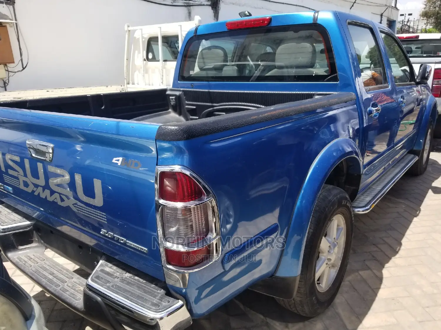 Isuzu D-Max 2010 Blue
