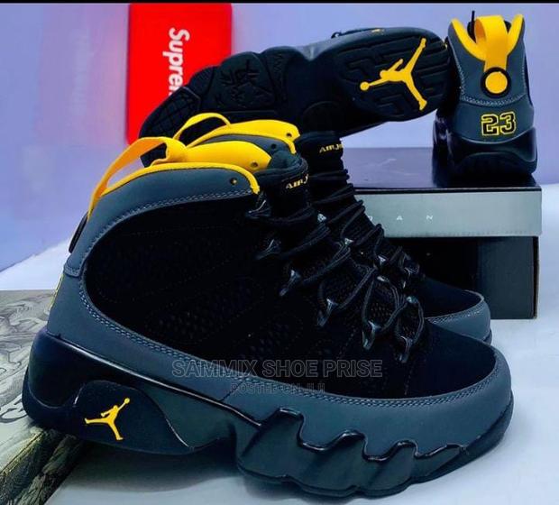 Jordan 9 University Gold - main view