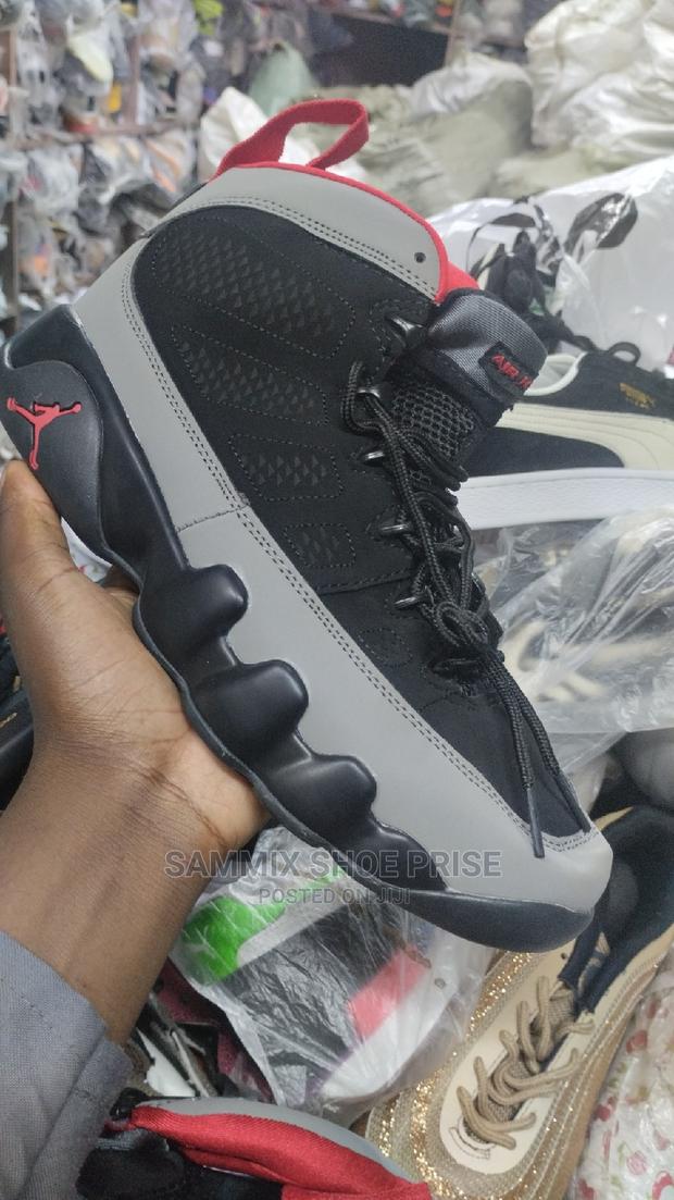 Jordan 9 University Gold - thumbnail 2