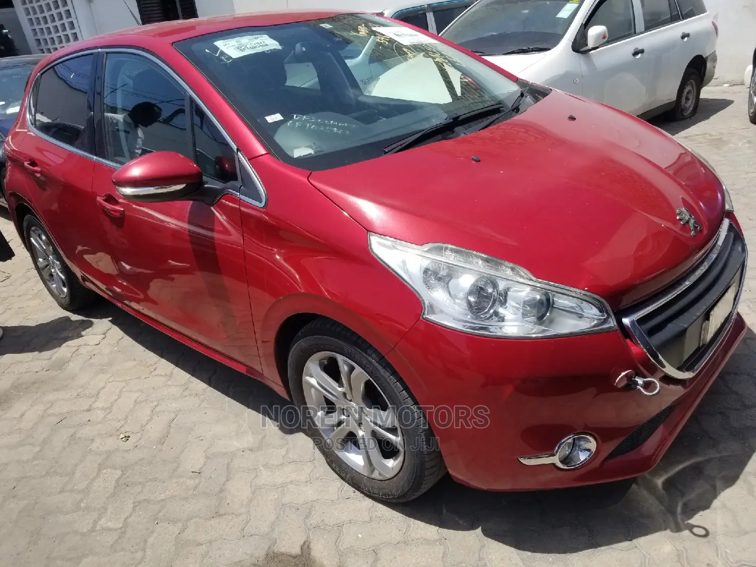 Peugeot 208 2015 Red