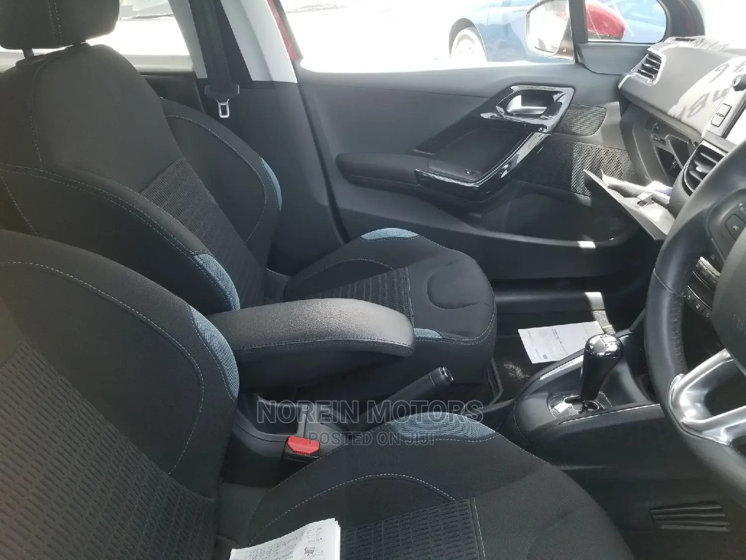 Peugeot 208 2015 Red