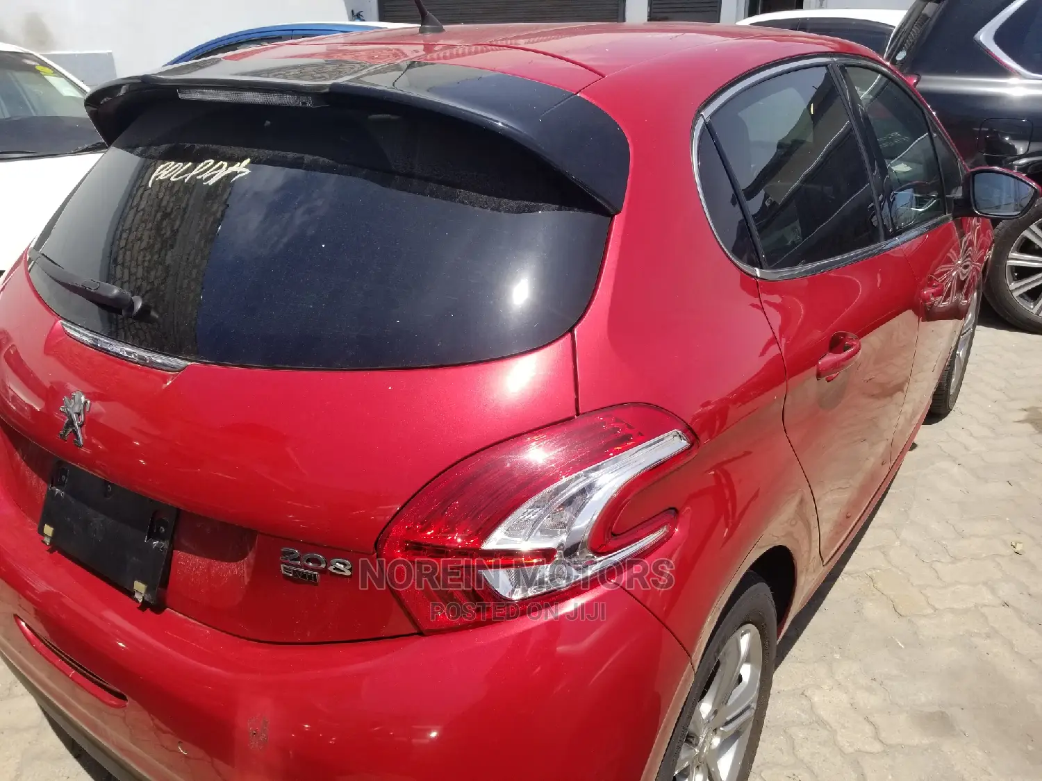 Peugeot 208 2015 Red