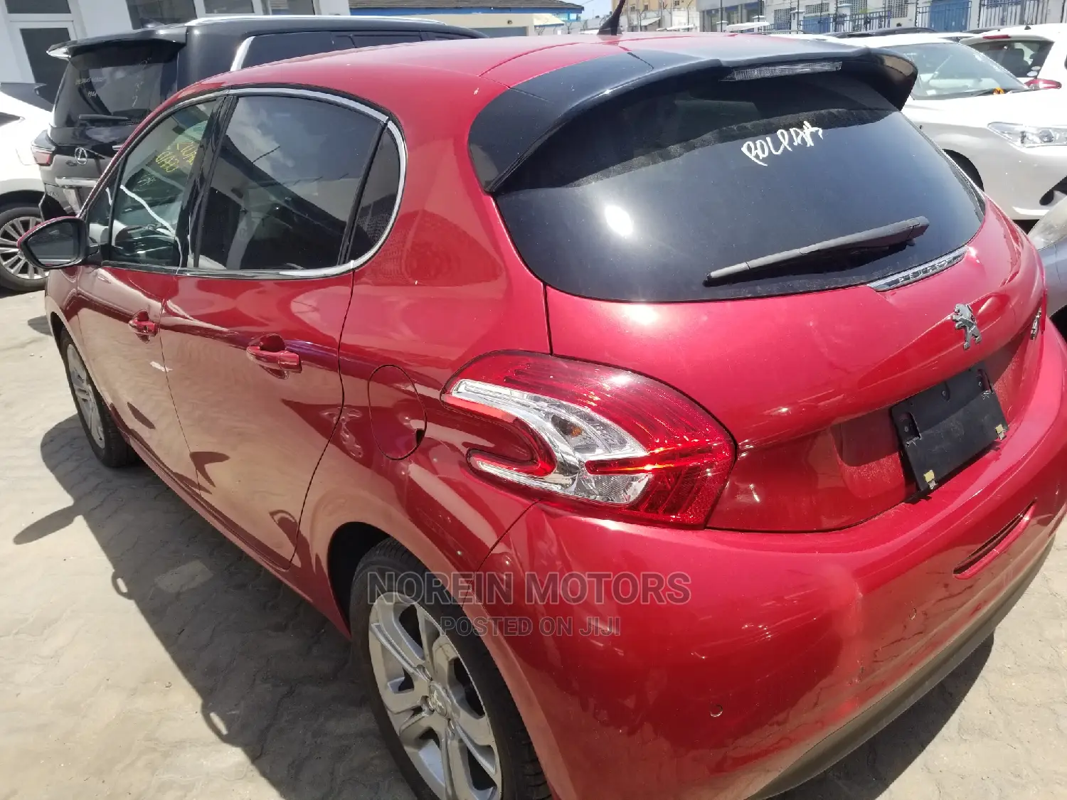Peugeot 208 2015 Red
