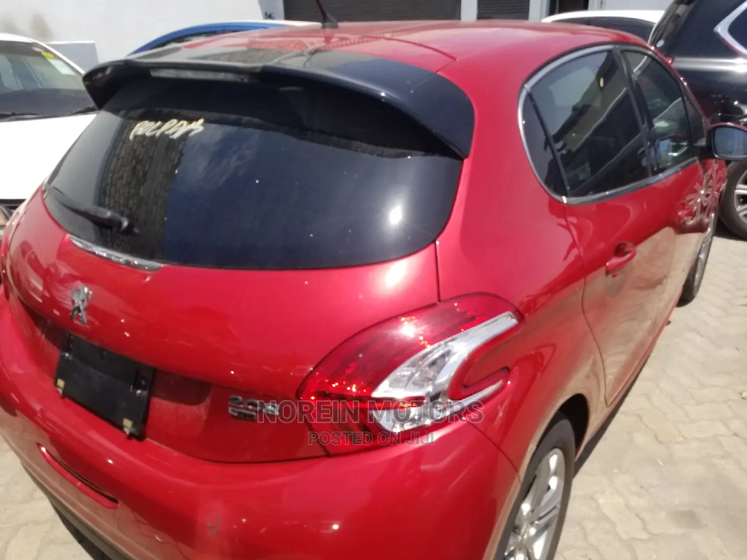Peugeot 208 2015 Red