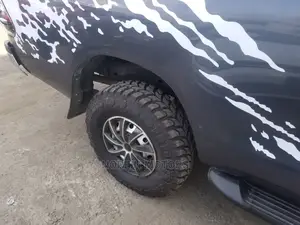 Toyota Hilux SR 4x4 2015 Gray