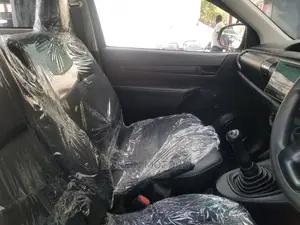 Toyota Hilux SR 4x4 2015 Gray