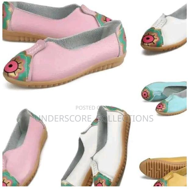 Unique Womens Round Toe Shoe - main view