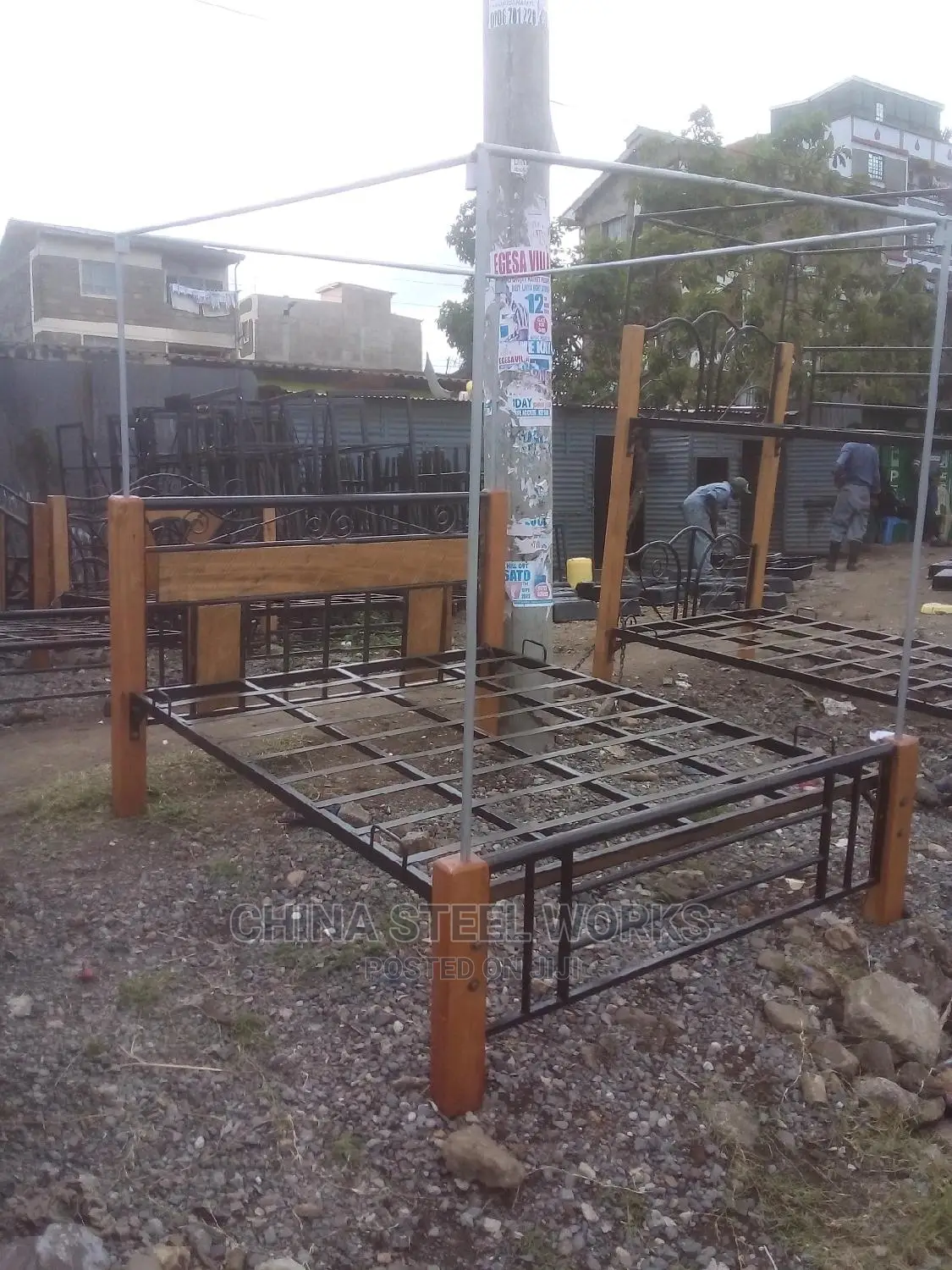 5 by 6 Metalic Bed