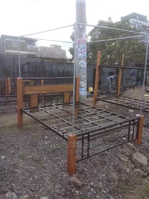 5 by 6 Metalic Bed