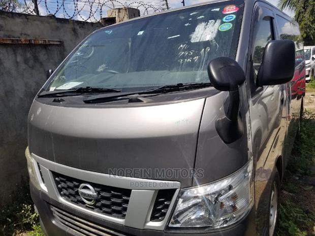 Nissan NV3500 2015 Gray - thumbnail 3