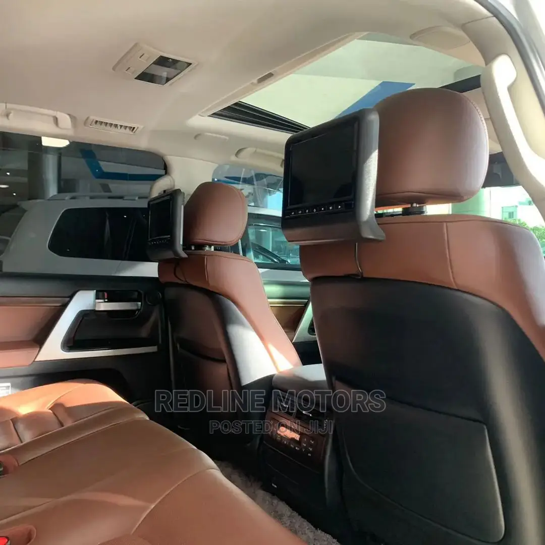 Toyota Land Cruiser 4.6 V8 ZX 2016 Silver