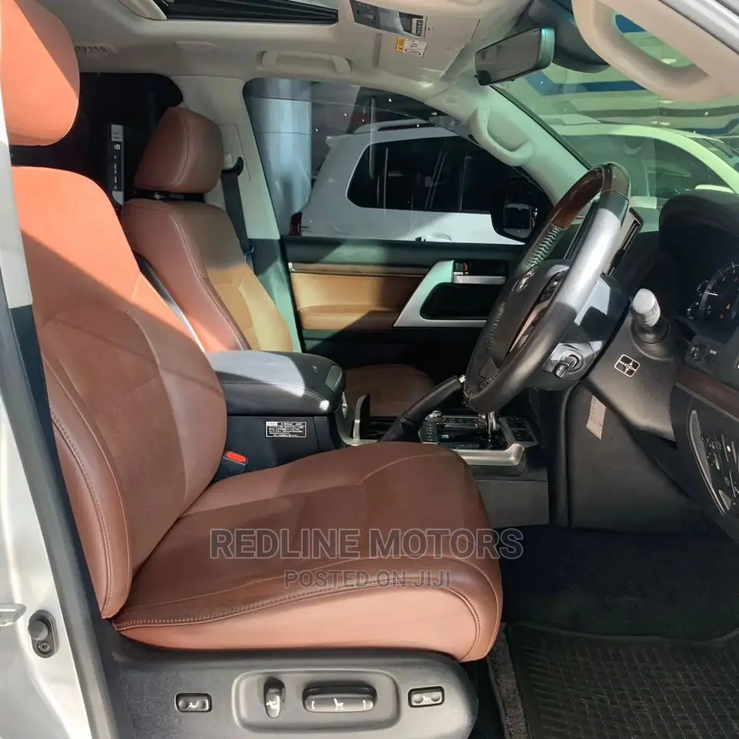 Toyota Land Cruiser 4.6 V8 ZX 2016 Silver