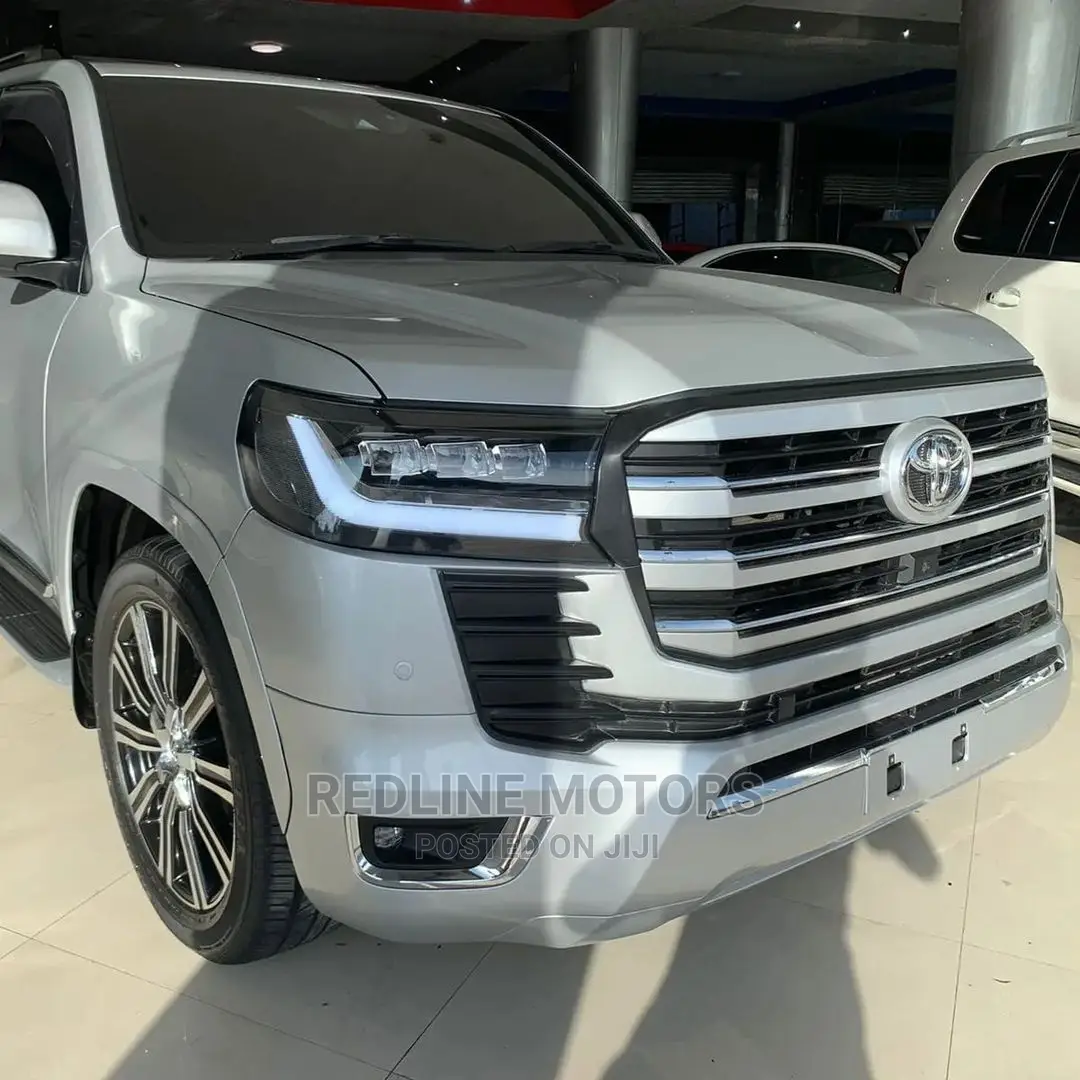 Toyota Land Cruiser 4.6 V8 ZX 2016 Silver