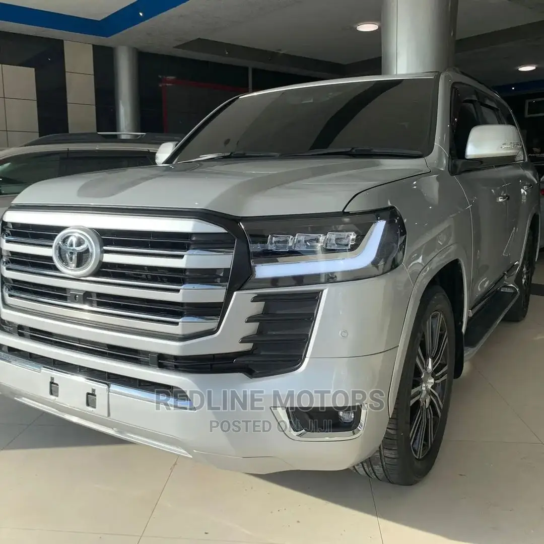 Toyota Land Cruiser 4.6 V8 ZX 2016 Silver