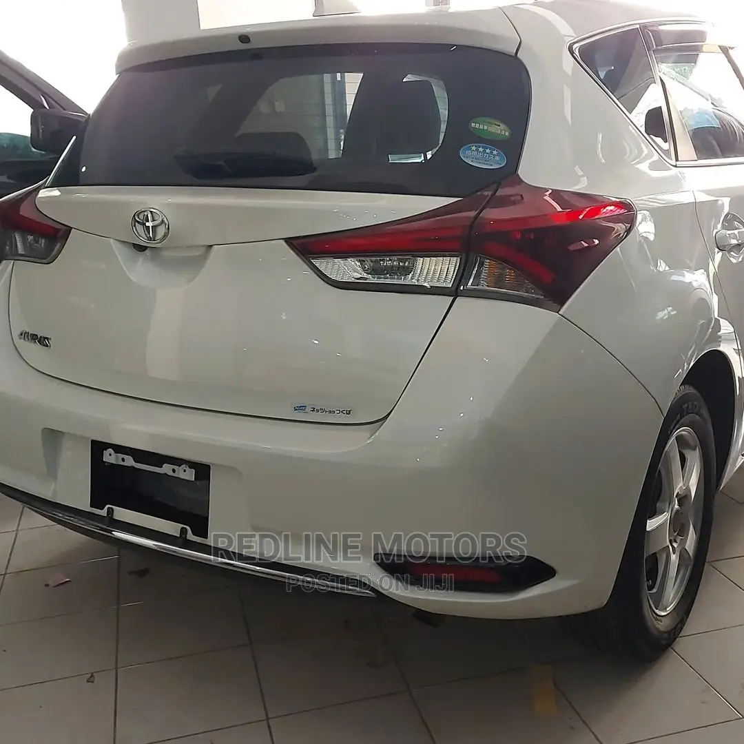 Toyota Auris 2016 White