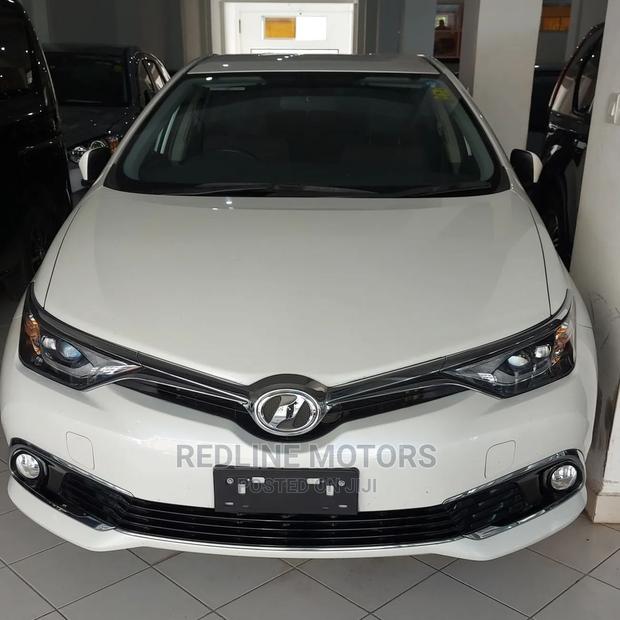 Toyota Auris 2016 White - main view