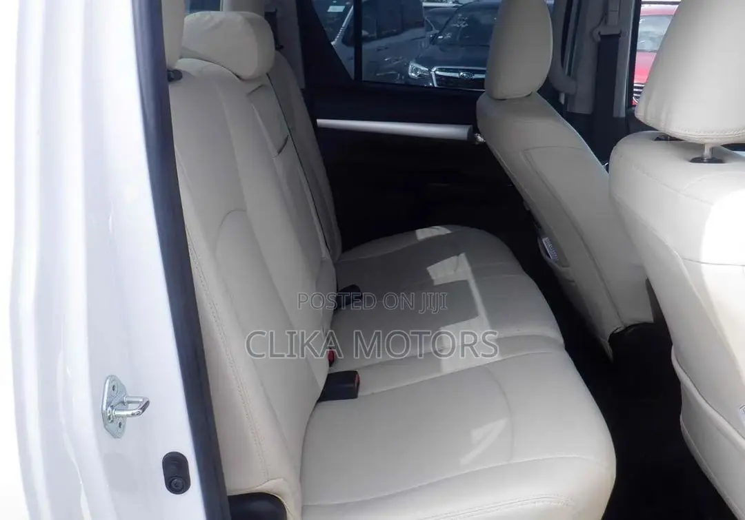 Toyota Hilux 2018 White