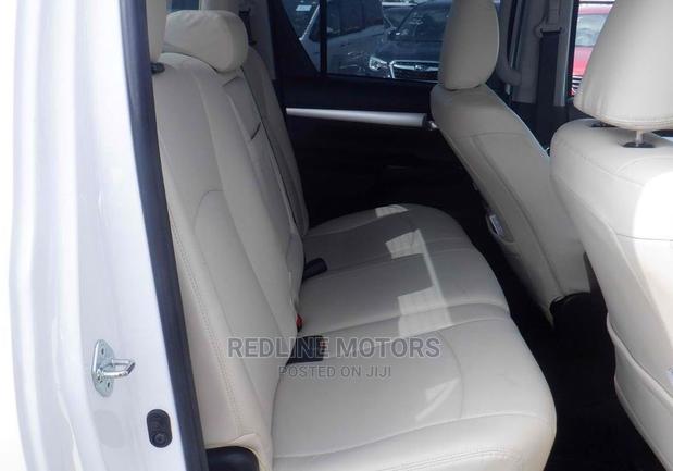 Toyota Hilux 2018 White - thumbnail 4