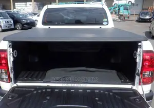 Toyota Hilux 2018 White