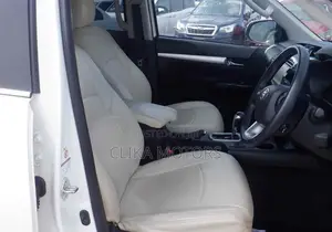 Toyota Hilux 2018 White