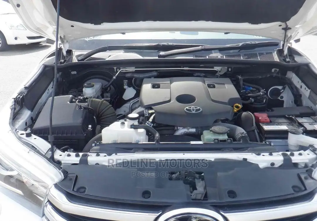 Toyota Hilux 2018 White