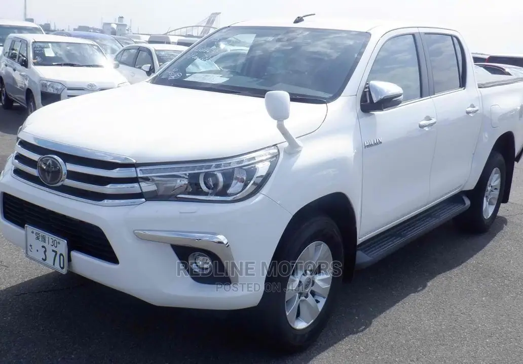 Toyota Hilux 2018 White