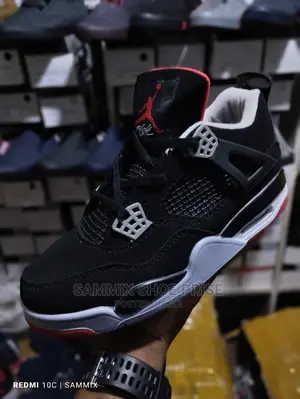 Jordan 4 'Black Cat'
