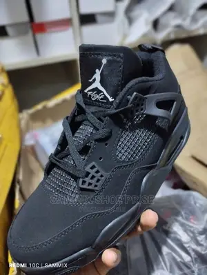 Jordan 4 'Black Cat'