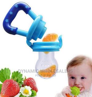 Brand-New Baby Fruit Feeders Available in Different Colours - thumbnail 2