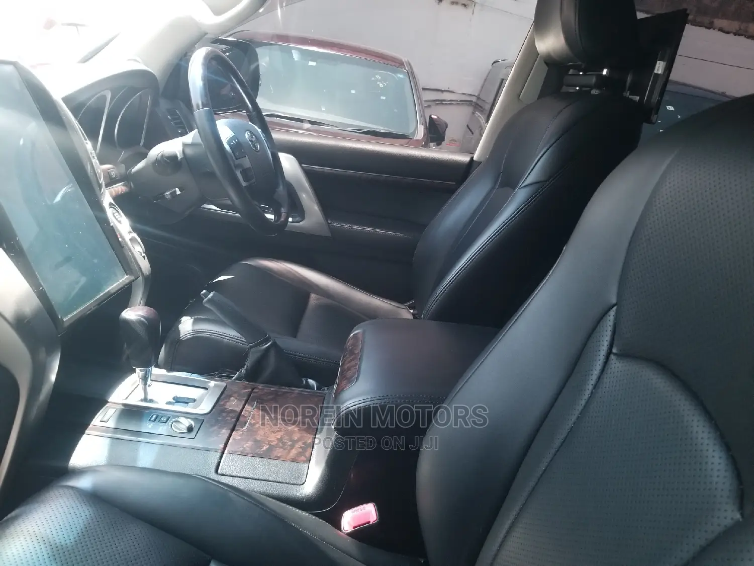 Toyota Land Cruiser 5.7 V8 VXR 2016 Red