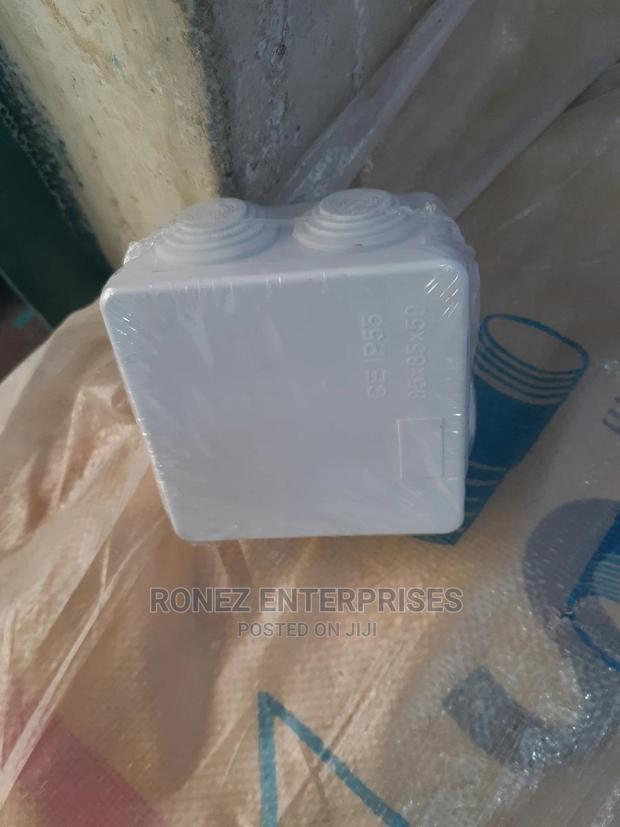 85by85×50 Adptor Box Plastic - main view