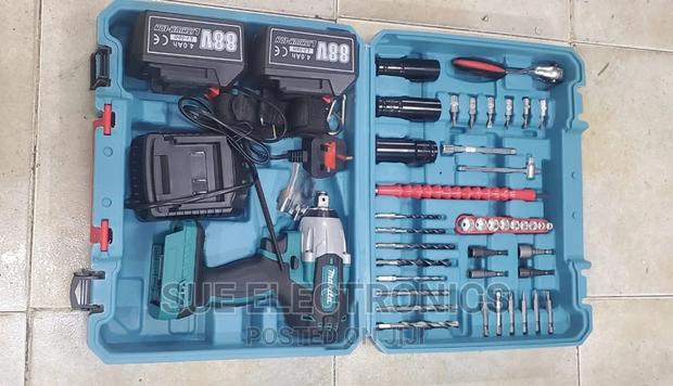 Makita Tool With Drill Set