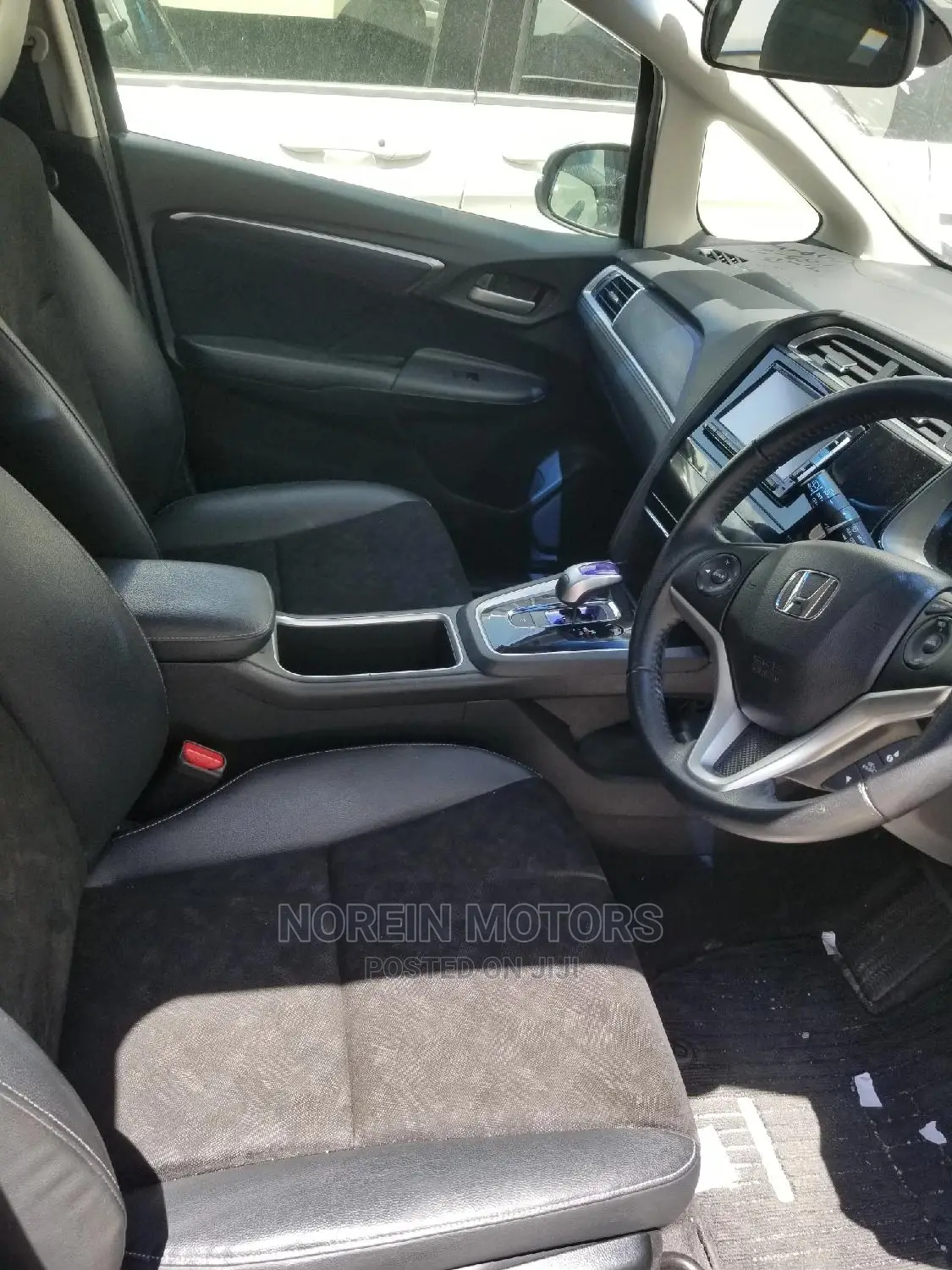 Honda Fit Shuttle 1.5 Hybrid 4WD 2015 Black