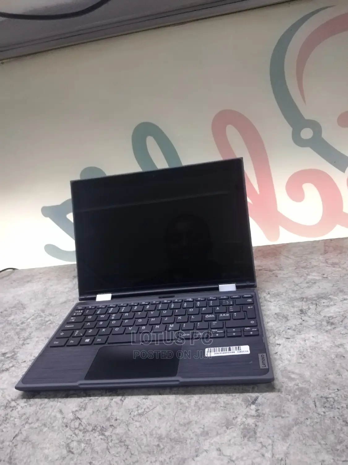Laptop Lenovo 300e 4GB Intel Pentium SSD 128GB