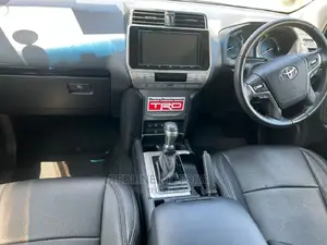 Toyota Land Cruiser Prado 2016 Brown