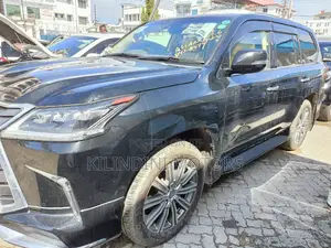 Lexus LX 2017 Black