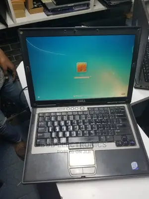 Laptop Dell Inspiron Mini 1018 3GB Intel Celeron HDD 320GB