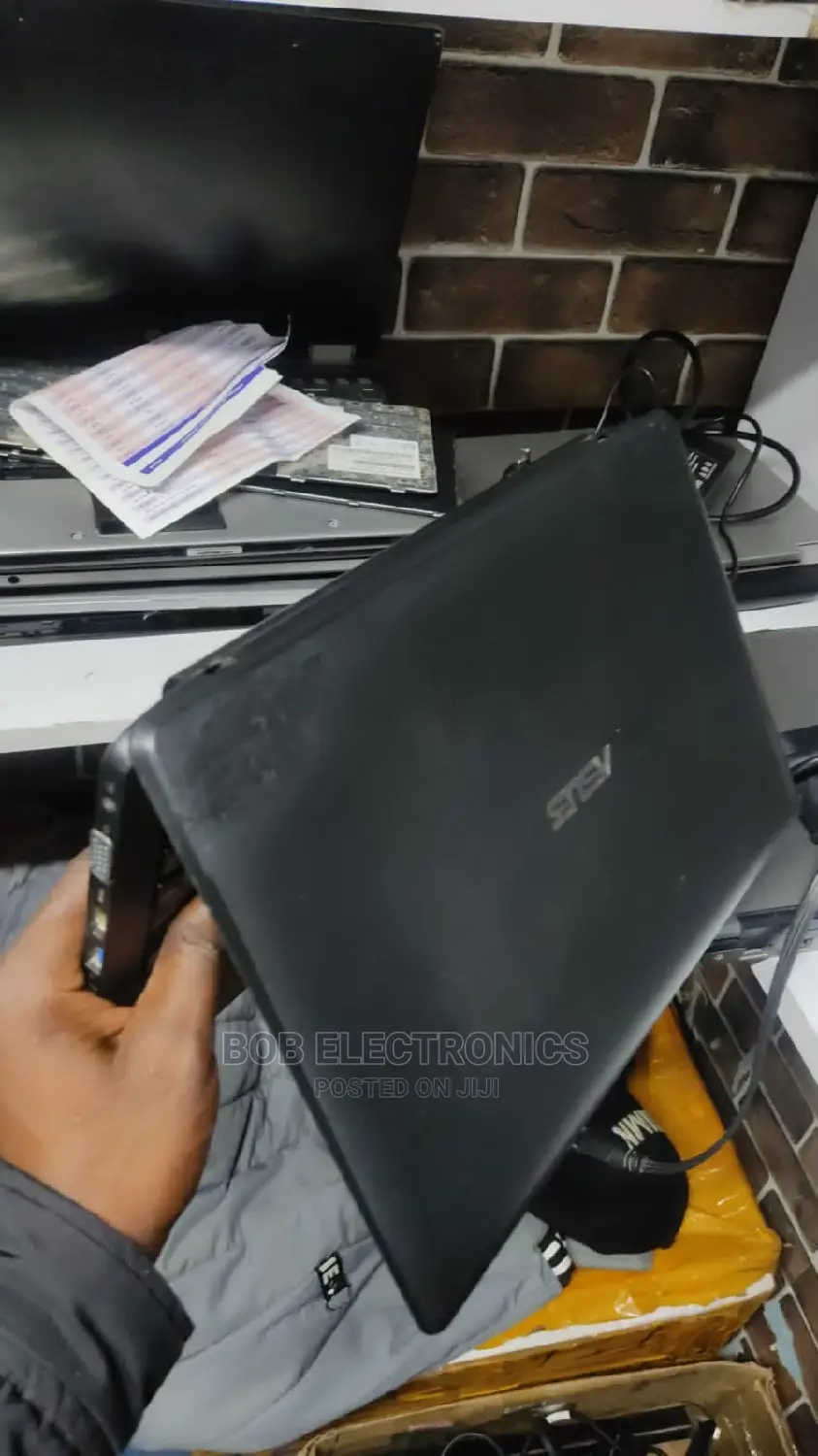 Laptop Asus E406SA 3GB Intel Celeron HDD 320GB