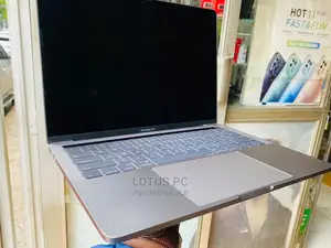 Laptop Apple MacBook Pro 2017 16GB Intel Core I7 SSD 512GB