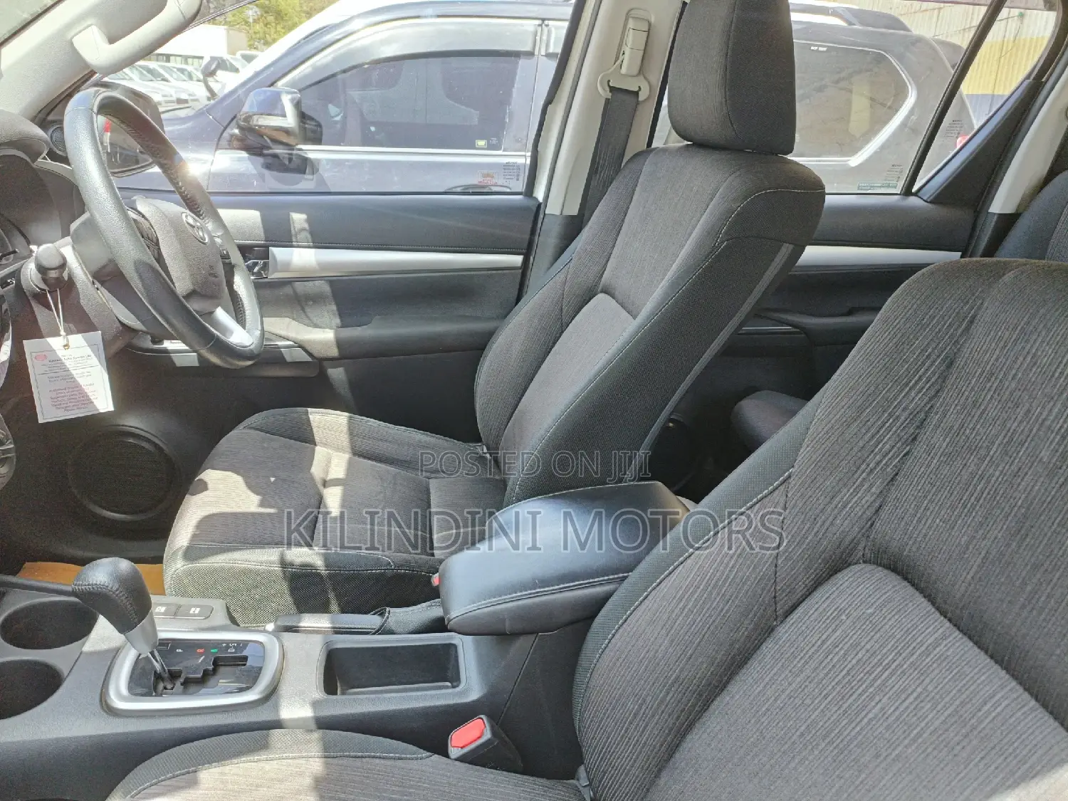Toyota Hilux 2016 White