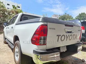 Toyota Hilux 2016 White