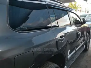 Toyota Land Cruiser 4.6 V8 AX G Selection 2015 Black